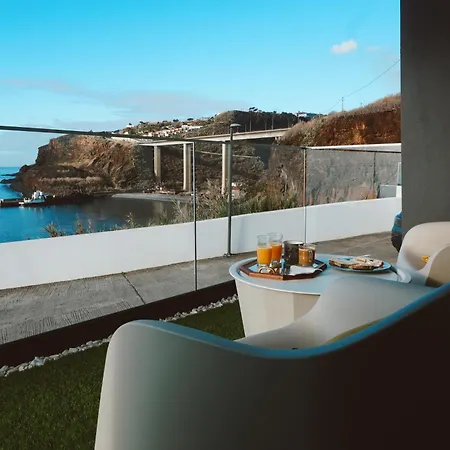 Madeira At Cliff * סנטה קרוז